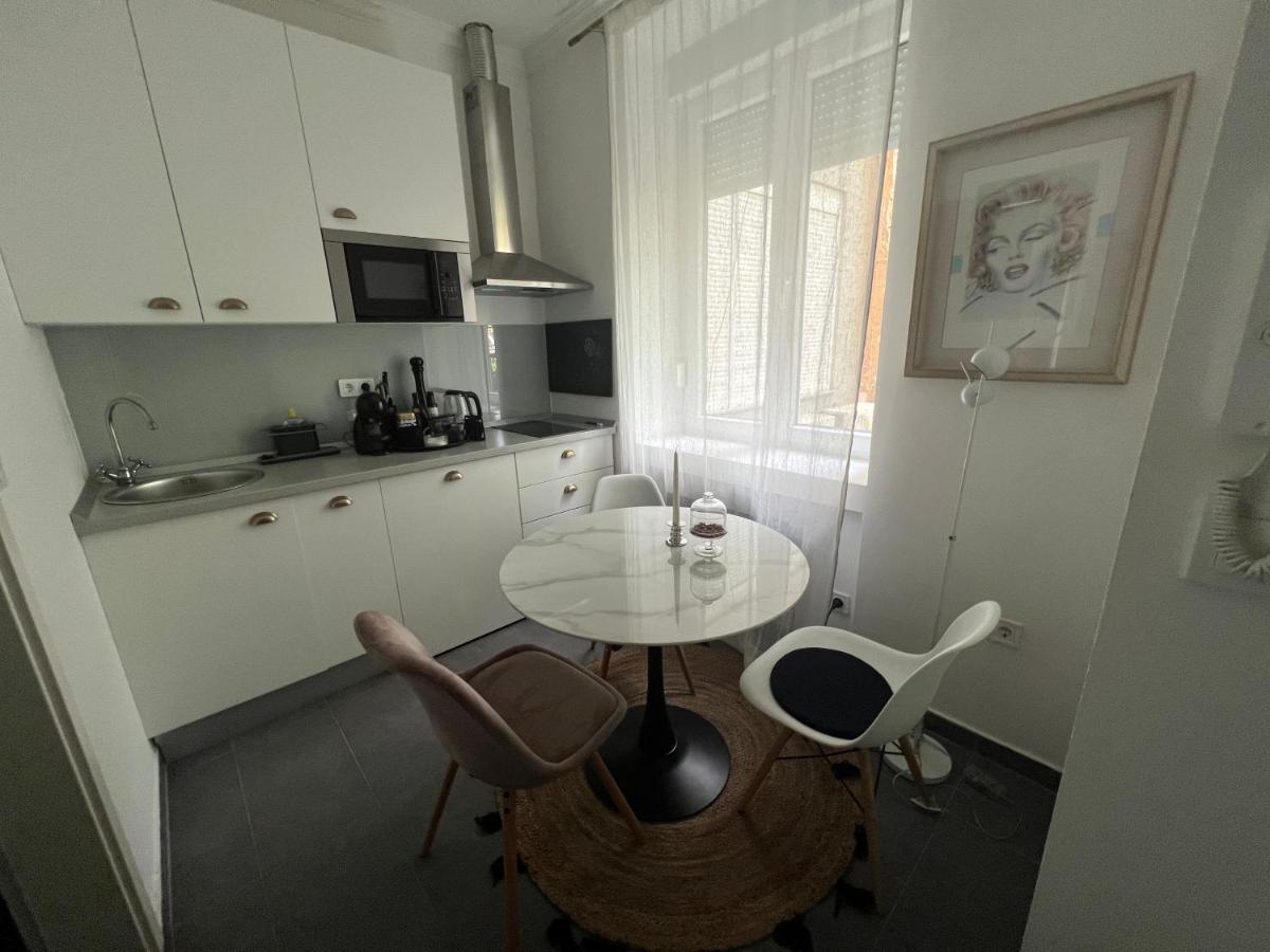 Center City Apartment 2 ซาเกร็บ ภายนอก รูปภาพ